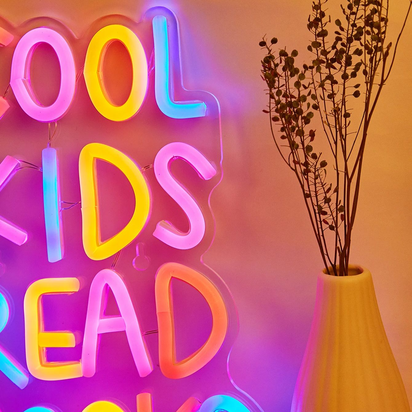 تشي باي LED النيون كول الاطفال - مراجعة Baby Nursery Wall Lights وسعره